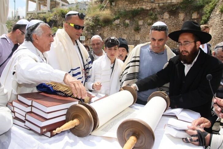 בר מצווה בעזרת ישראל