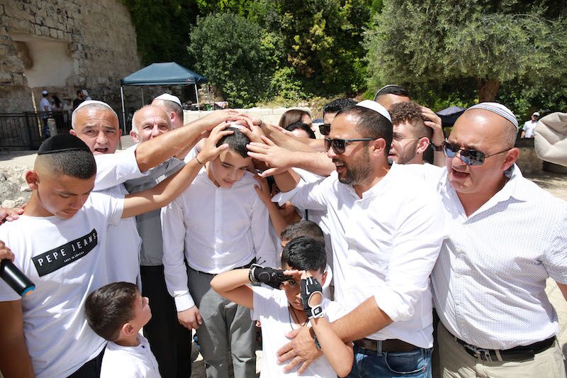 משמחים לבר מצווה
