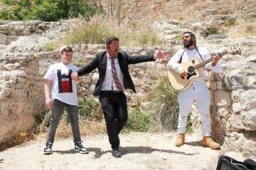 עושים שמח לבר מצווה