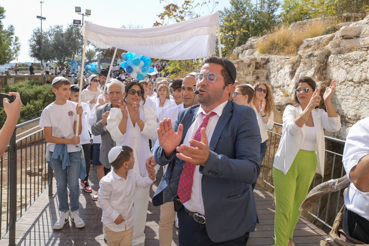 בר מצווה בבית כנסת