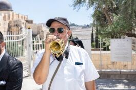 נגן בר מצווה בכותל