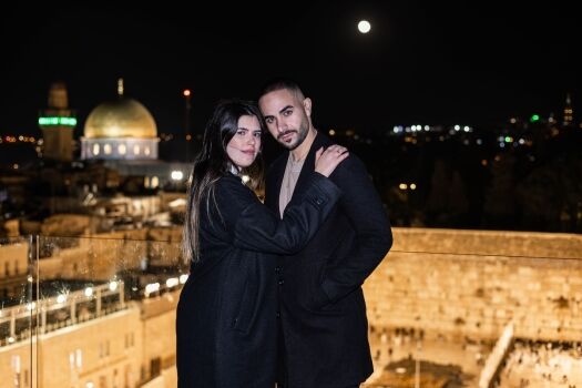 הצעת נישואין באש התורה ברובע היהודי בירושלים
