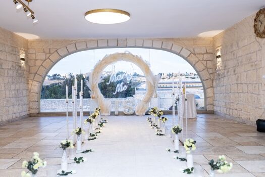 הצעת נישואין בלב שלום עם תצפית לכותל המערבי