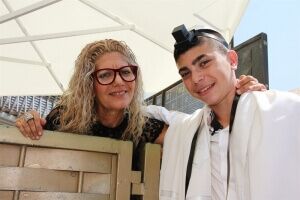 שמירת מקום לבר מצווה בכותל