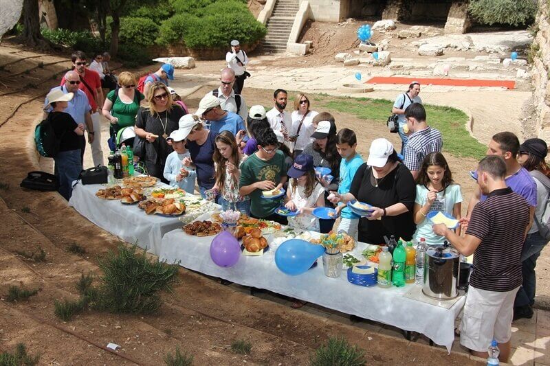 ארוחת בוקר בכותל
