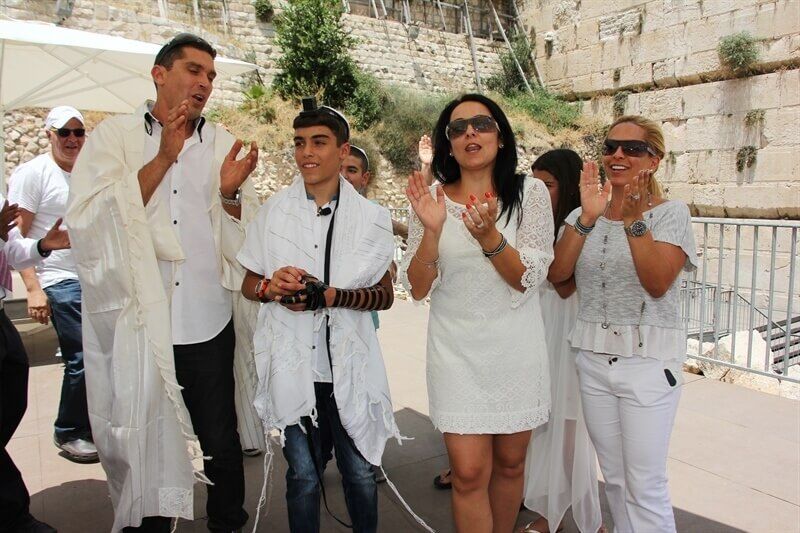 בר מצווה בעזרת ישראל