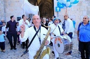 תמונה מתופפים בכותל