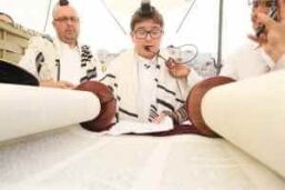 לחגוג בר מצווה בכותל