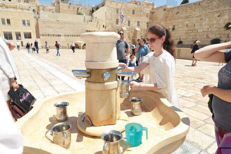 תמונה בת מצווה בכותל